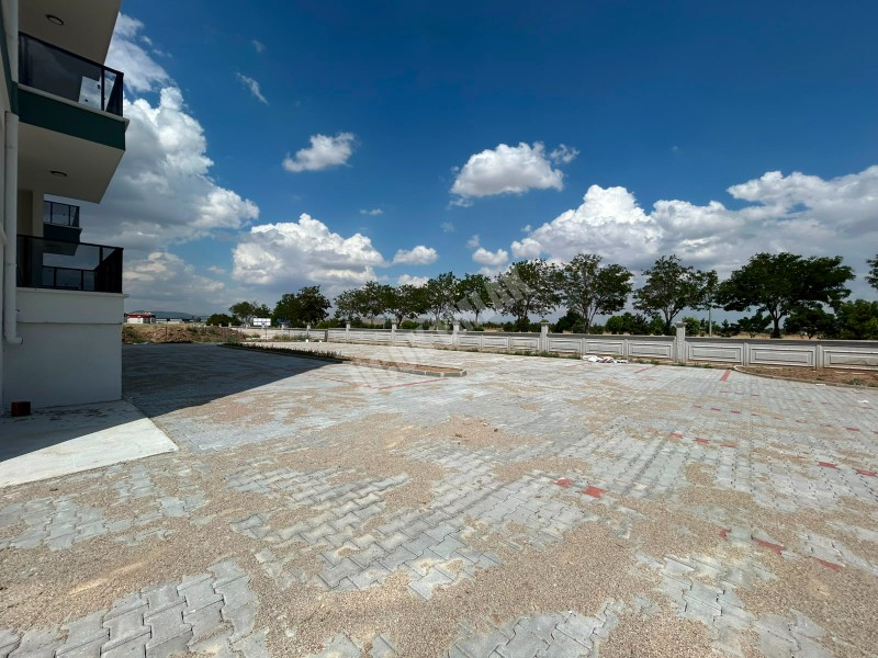 AFYON ÜÇOK EMLAKTAN ALİ İHSAN PAŞA MAH SIFIR EBEVEYN BANYOLU  3+1 115M² SATILIK LÜX DAİRELER 
