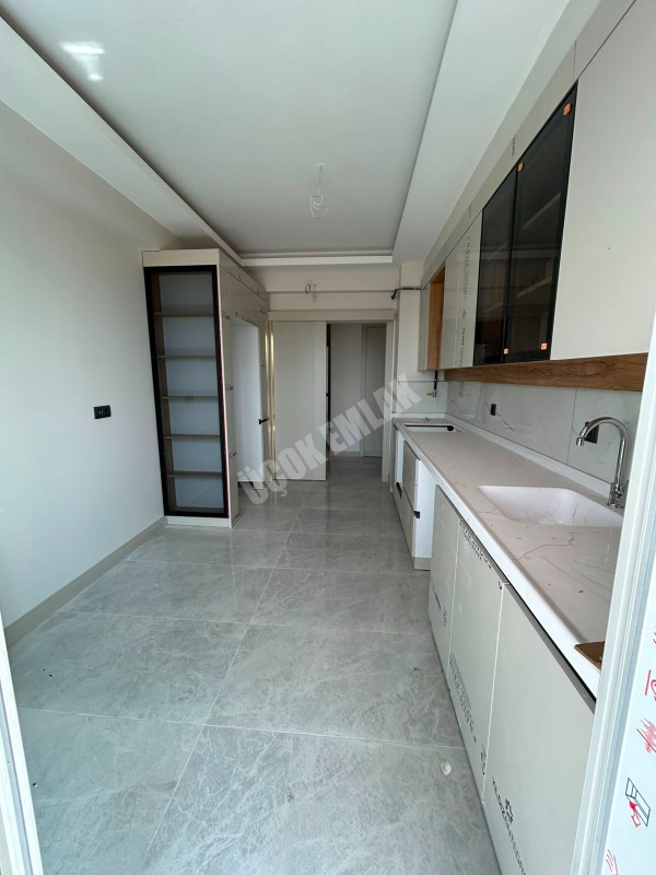 AFYON ÜÇOK EMLAKTAN ALİ İHSAN PAŞA MAH SIFIR EBEVEYN BANYOLU  3+1 115M² SATILIK LÜX DAİRELER 