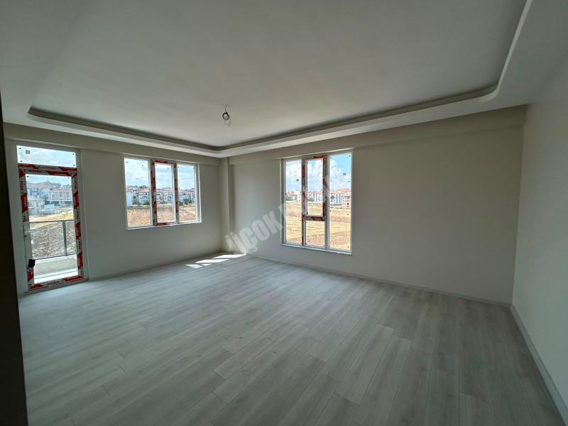 AFYON ÜÇOK EMLAKTAN ALİ İHSAN PAŞA MAH SIFIR EBEVEYN BANYOLU  3+1 115M² SATILIK LÜX DAİRELER 