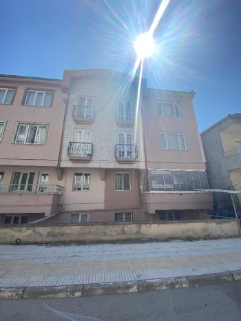 GÜVENAY - ÇORUM ÜÇTUTLAR  ANADOLU SOKAK' TA 3+1 KİRALIK DAİRE 