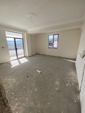 GÜVENAY - ÇORUM SUNGURLU DEVLET HASTANESİ CİVARI YOLA CEPHE 3+1 SIFIR SATILIK DAİRE 