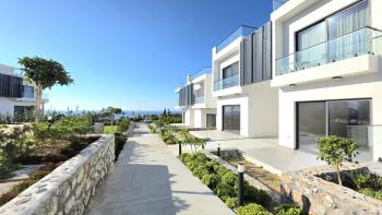 KKTC Girne Karşıyaka'nın En Güzel ve Donanımlı Sitesinde Satılık 1+1 Bahçe Katı Daire