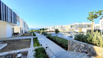KKTC Girne Karşıyaka'nın En Güzel ve Donanımlı Sitesinde Satılık 1+1 Bahçe Katı Daire
