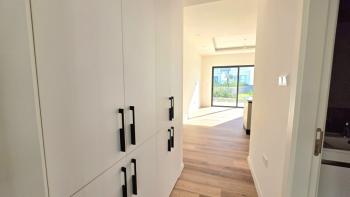 KKTC Girne Karşıyaka'nın En Güzel ve Donanımlı Sitesinde Satılık 1+1 Bahçe Katı Daire