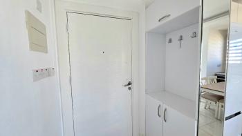 KKTC Girne Merkezde Muhteşem Konumda Satılık 2+1 Eşyalı Daire