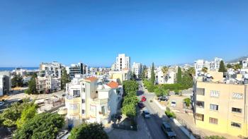 KKTC Girne Merkezde Muhteşem Konumda Satılık 2+1 Eşyalı Daire