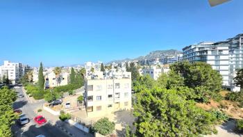 KKTC Girne Merkezde Muhteşem Konumda Satılık 2+1 Eşyalı Daire