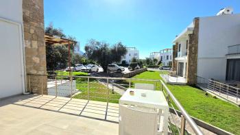 KKTC Girne Zeytinlikte Site İçerisinde Kiralık 2+1 Eşyalı Daire