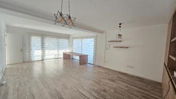  KARAOĞLANOĞLU'NDA KİRALIK PRESTİJLİ TİCARİ ALAN | 180 m² | 2 KATLI | 5 OTOPARKLI | BÜYÜMEYE AÇIK İŞLETMELER İÇİN FIRSAT