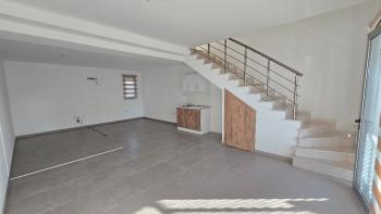  KARAOĞLANOĞLU'NDA KİRALIK PRESTİJLİ TİCARİ ALAN | 180 m² | 2 KATLI | 5 OTOPARKLI | BÜYÜMEYE AÇIK İŞLETMELER İÇİN FIRSAT