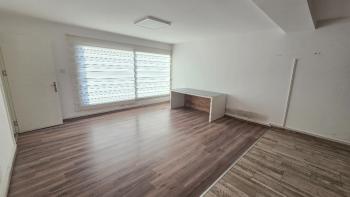  KARAOĞLANOĞLU'NDA KİRALIK PRESTİJLİ TİCARİ ALAN | 180 m² | 2 KATLI | 5 OTOPARKLI | BÜYÜMEYE AÇIK İŞLETMELER İÇİN FIRSAT