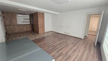  KARAOĞLANOĞLU'NDA KİRALIK PRESTİJLİ TİCARİ ALAN | 180 m² | 2 KATLI | 5 OTOPARKLI | BÜYÜMEYE AÇIK İŞLETMELER İÇİN FIRSAT