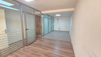 KARAOĞLANOĞLU'NDA KİRALIK PRESTİJLİ TİCARİ ALAN | 180 m² | 2 KATLI | 5 OTOPARKLI | BÜYÜMEYE AÇIK İŞLETMELER İÇİN FIRSAT