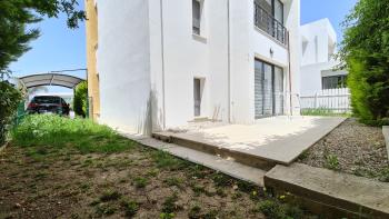 Girne/Karaoğlanoğlu Lilium Sitesinde Satılık 2+1 Eşyalı Villa