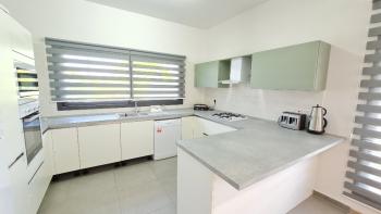 Girne/Karaoğlanoğlu Lilium Sitesinde Satılık 2+1 Eşyalı Villa