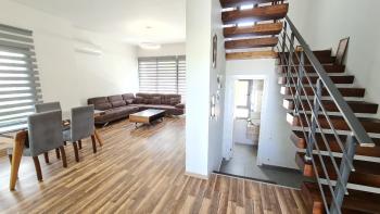 Girne/Karaoğlanoğlu Lilium Sitesinde Satılık 2+1 Eşyalı Villa