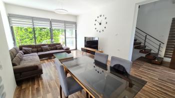 Girne/Karaoğlanoğlu Lilium Sitesinde Satılık 2+1 Eşyalı Villa