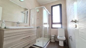 Girne/Karaoğlanoğlu Lilium Sitesinde Satılık 2+1 Eşyalı Villa