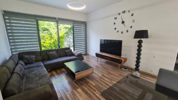 Girne/Karaoğlanoğlu Lilium Sitesinde Satılık 2+1 Eşyalı Villa