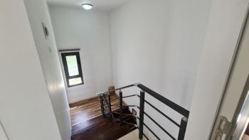 Girne/Karaoğlanoğlu Lilium Sitesinde Satılık 2+1 Eşyalı Villa