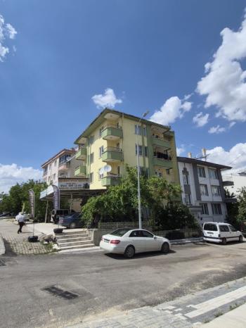 AFYON ÜÇOK EMLAKTAN ALİ İHSAN PAŞA MAH KİRALIK 3+1 TEMİZ BAKIMLI DAİRE