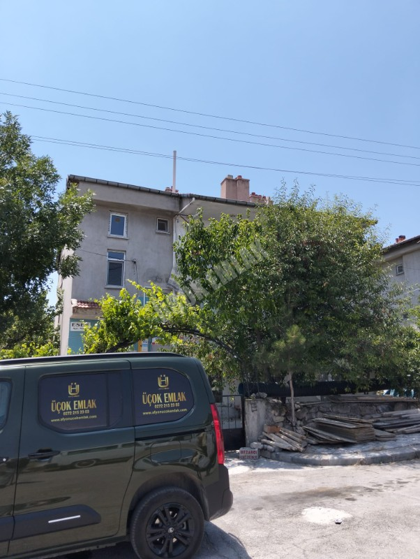 * AFYON ÜÇOK EMLAKTAN SAHİPATA MAH 3+1 110M² TEMİZ BAKIMLI KOMPLE SATILIK BİNA 