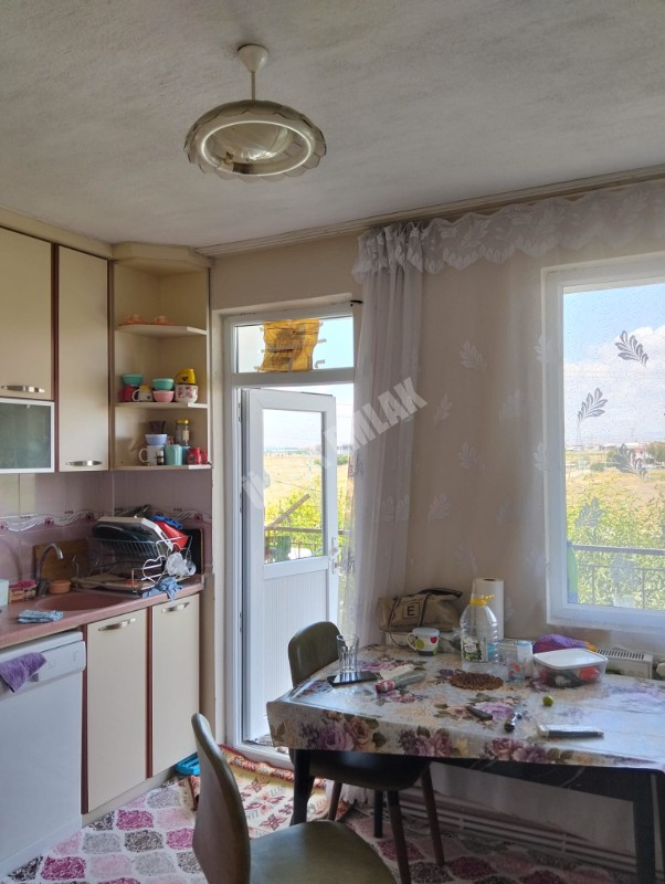 * AFYON ÜÇOK EMLAKTAN SAHİPATA MAH 3+1 110M² TEMİZ BAKIMLI KOMPLE SATILIK BİNA 