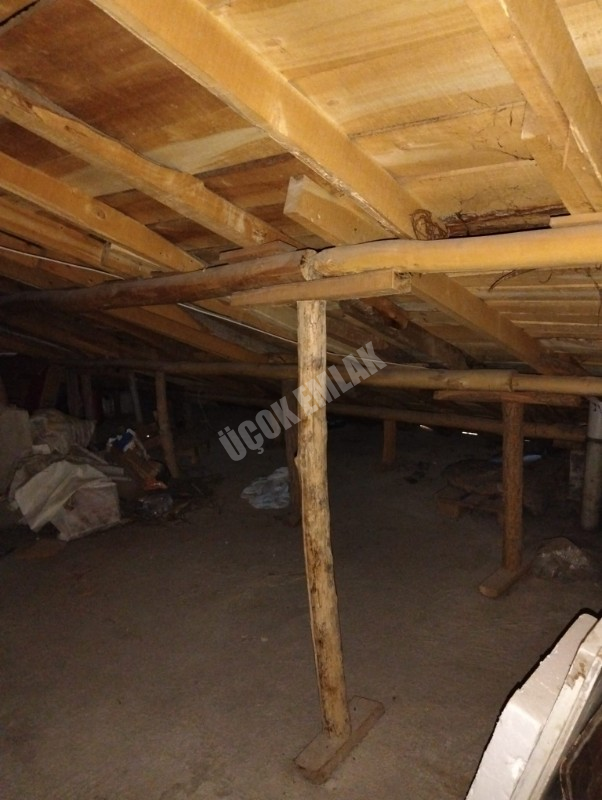 * AFYON ÜÇOK EMLAKTAN SAHİPATA MAH 3+1 110M² TEMİZ BAKIMLI KOMPLE SATILIK BİNA 