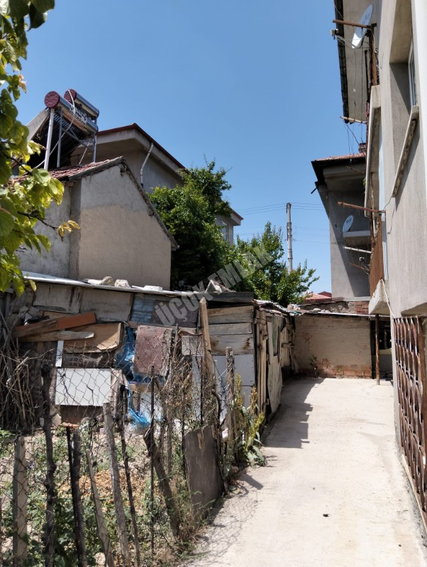 * AFYON ÜÇOK EMLAKTAN SAHİPATA MAH 3+1 110M² TEMİZ BAKIMLI KOMPLE SATILIK BİNA 