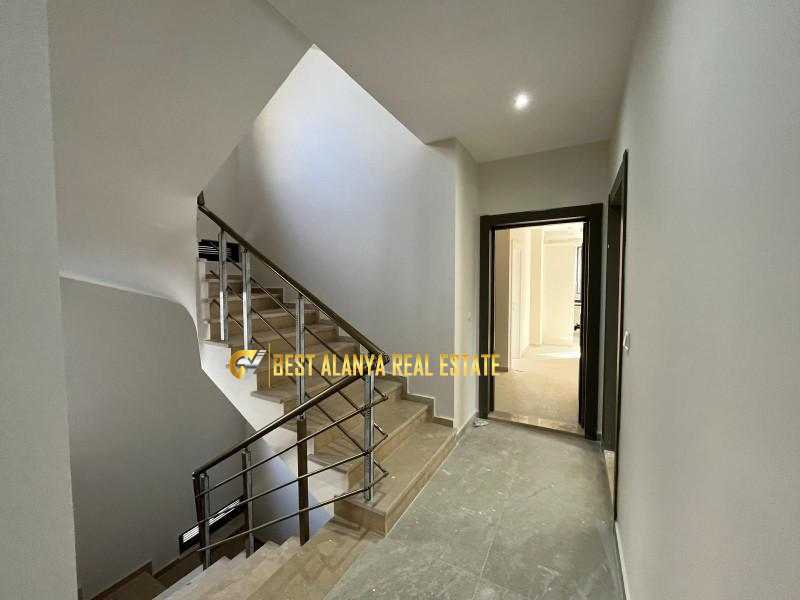 ALANYA SARAY MAHALLESİNDE TOKUŞ İNŞAATTA KİRALIK 1+1 DAİRE 24.000TL