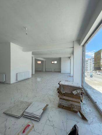 GÜVENAY - ÇORUM GÜLABİBEY EKİN CADDESİ ÜZERİNDE SATILIK 170M2 DÜKKAN