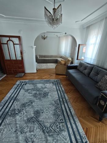 * ÜÇOK EMLAKTAN NAZMİ SAATÇİ MAH 3+1 145M² EBEVEYN BANYOLU TEMİZ BAKIMLI KOMPLE SATILIK BİNA * 