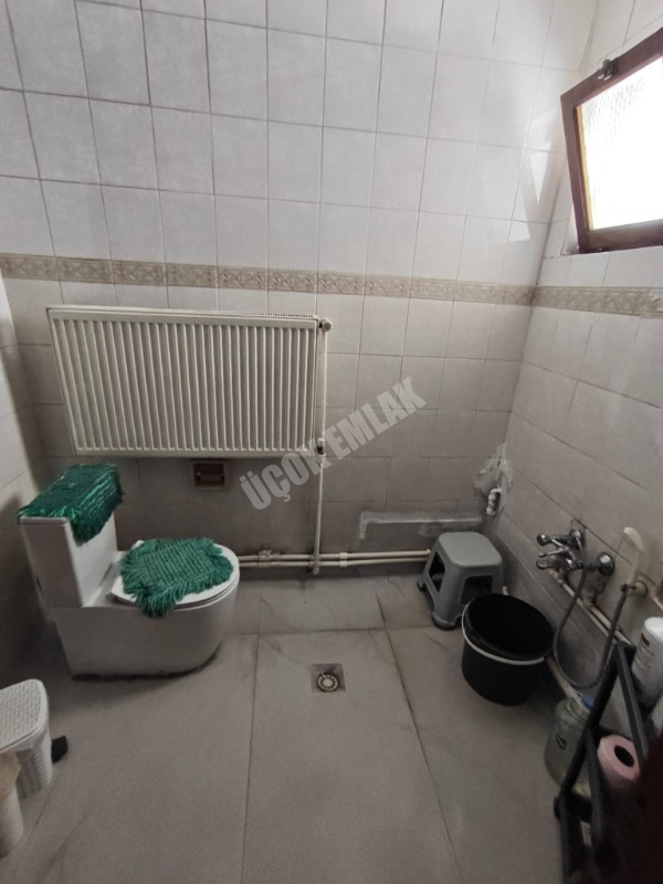 * ÜÇOK EMLAKTAN NAZMİ SAATÇİ MAH 3+1 145M² EBEVEYN BANYOLU TEMİZ BAKIMLI KOMPLE SATILIK BİNA * 
