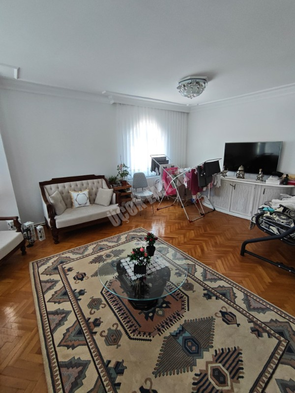 * ÜÇOK EMLAKTAN NAZMİ SAATÇİ MAH 3+1 145M² EBEVEYN BANYOLU TEMİZ BAKIMLI KOMPLE SATILIK BİNA * 