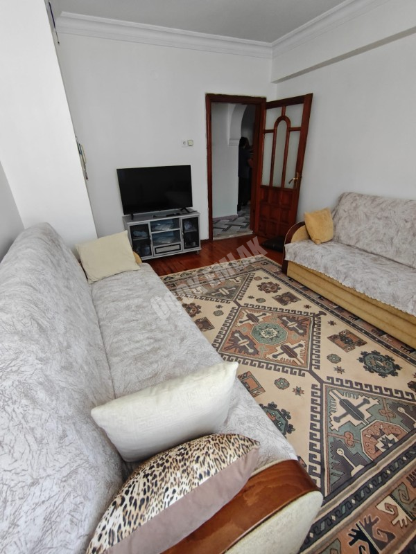 * ÜÇOK EMLAKTAN NAZMİ SAATÇİ MAH 3+1 145M² EBEVEYN BANYOLU TEMİZ BAKIMLI KOMPLE SATILIK BİNA * 