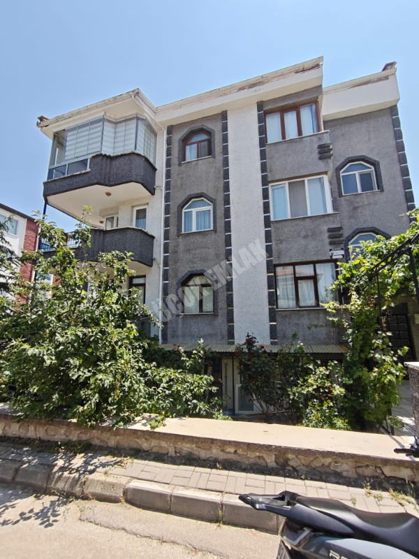 * ÜÇOK EMLAKTAN NAZMİ SAATÇİ MAH 3+1 145M² EBEVEYN BANYOLU TEMİZ BAKIMLI KOMPLE SATILIK BİNA * 
