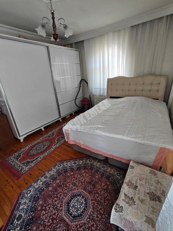 * ÜÇOK EMLAKTAN NAZMİ SAATÇİ MAH 3+1 145M² EBEVEYN BANYOLU TEMİZ BAKIMLI KOMPLE SATILIK BİNA * 