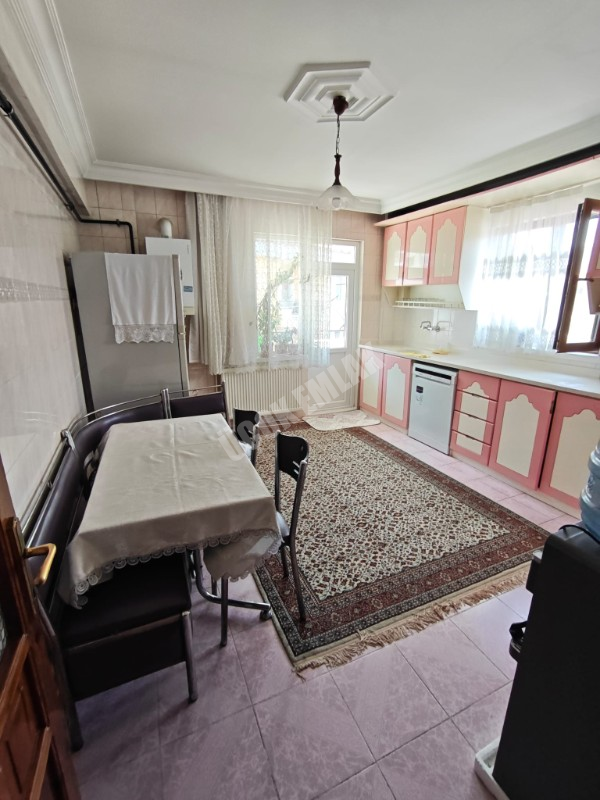 * ÜÇOK EMLAKTAN NAZMİ SAATÇİ MAH 3+1 145M² EBEVEYN BANYOLU TEMİZ BAKIMLI KOMPLE SATILIK BİNA * 