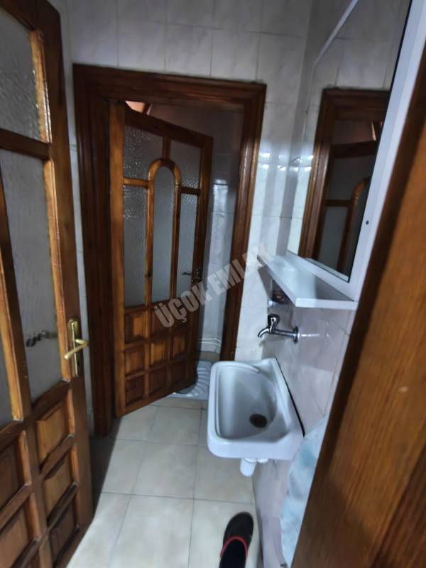 * ÜÇOK EMLAKTAN NAZMİ SAATÇİ MAH 3+1 145M² EBEVEYN BANYOLU TEMİZ BAKIMLI KOMPLE SATILIK BİNA * 