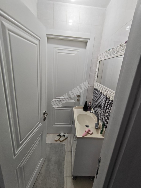 * ÜÇOK EMLAKTAN NAZMİ SAATÇİ MAH 3+1 145M² EBEVEYN BANYOLU TEMİZ BAKIMLI KOMPLE SATILIK BİNA * 