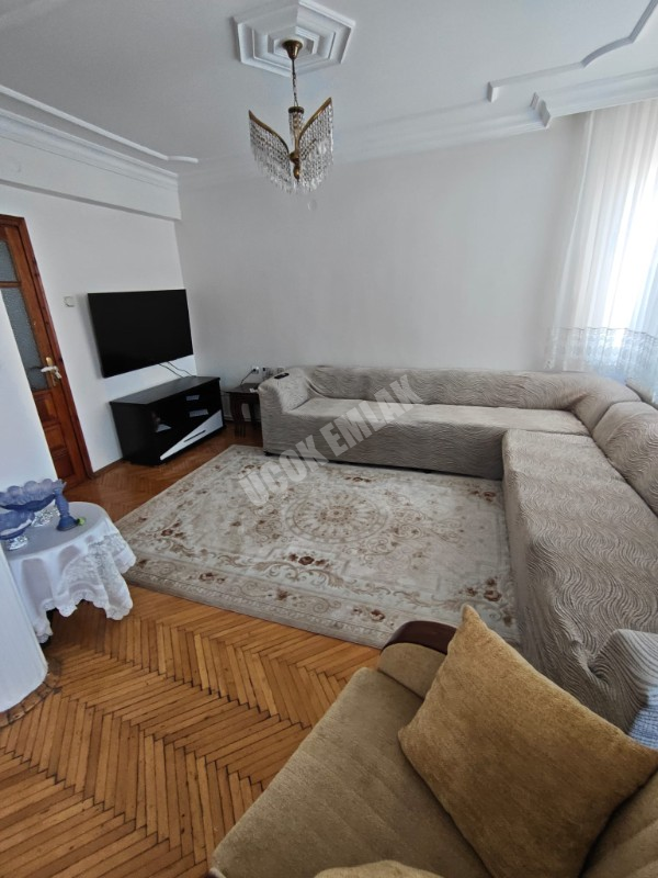* ÜÇOK EMLAKTAN NAZMİ SAATÇİ MAH 3+1 145M² EBEVEYN BANYOLU TEMİZ BAKIMLI KOMPLE SATILIK BİNA * 
