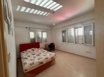 GÖNYELİ'DE ZEMİNKAT 3+1 TÜRK MALI DAİRE 