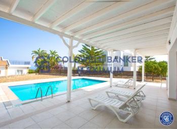 Girne Edremit Bölgesinde Kiralık Havuzlu 3+1 Villa