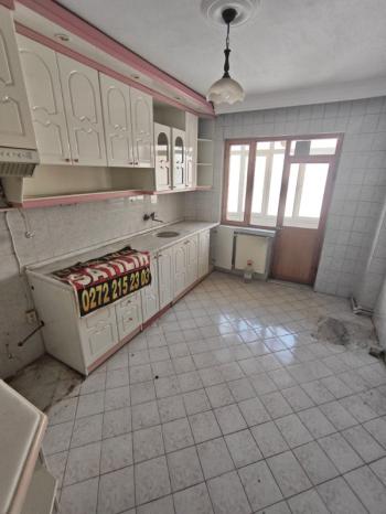 * AFYON ÜÇOK EMLAKTAN KANLICA MAH 2+1 100M² TEMİZ BAKIMLI SATILIK DAİRE * 
