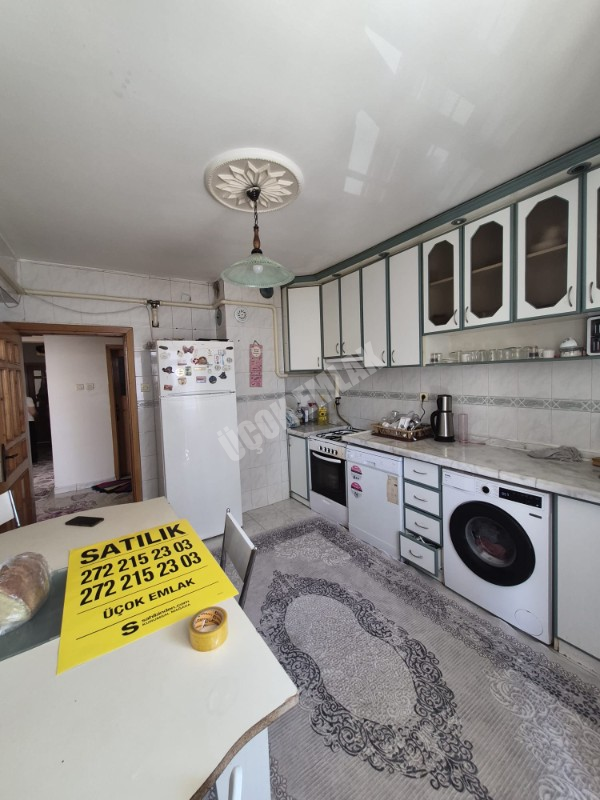 ★ AFYON ÜÇOK EMLAKTAN ESENTEPE MAH 3+1 118M² TEMİZ BAKIMLI EBEVEYN BANYOLU SATILIK DAİRE ★