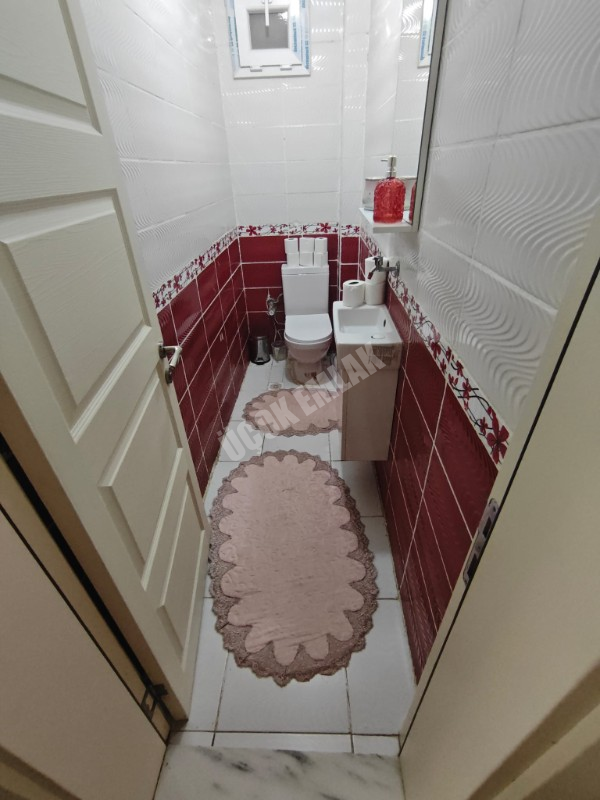 * AFYON ÜÇOK EMLAKTAN KANLICA MAH 2+1 100M² TEMİZ BAKIMLI KOMPLE SATILIK BİNA *