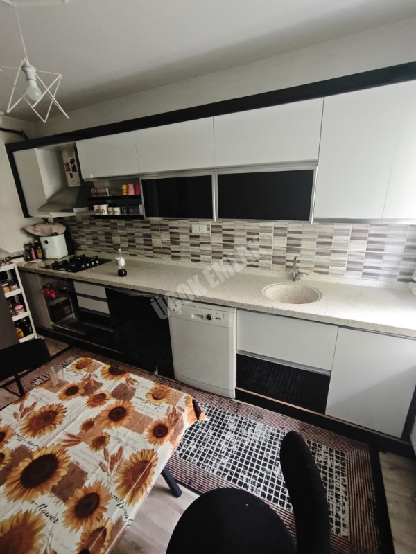 * AFYON ÜÇOK EMLAKTAN KANLICA MAH 2+1 100M² TEMİZ BAKIMLI KOMPLE SATILIK BİNA *