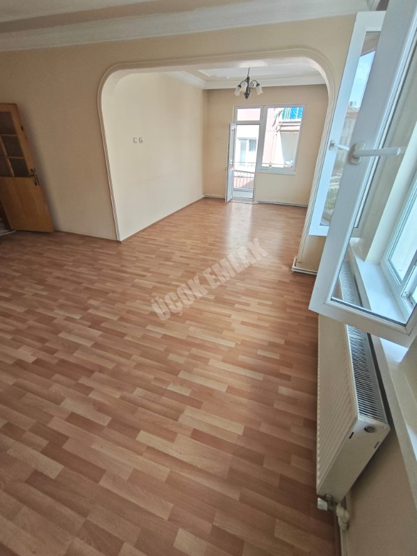 * AFYON ÜÇOK EMLAKTAN KANLICA MAH 2+1 100M² TEMİZ BAKIMLI SATILIK DAİRE * 