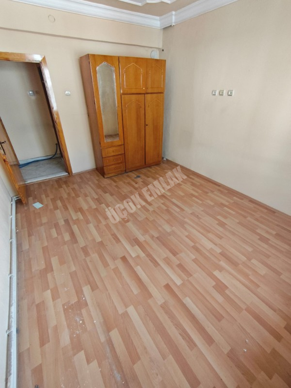 * AFYON ÜÇOK EMLAKTAN KANLICA MAH 2+1 100M² TEMİZ BAKIMLI SATILIK DAİRE * 