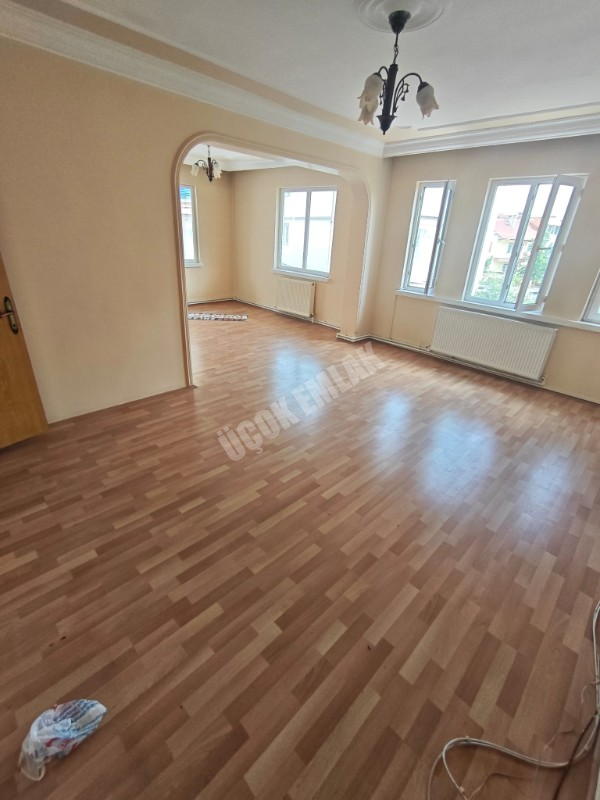 * AFYON ÜÇOK EMLAKTAN KANLICA MAH 2+1 100M² TEMİZ BAKIMLI SATILIK DAİRE * 